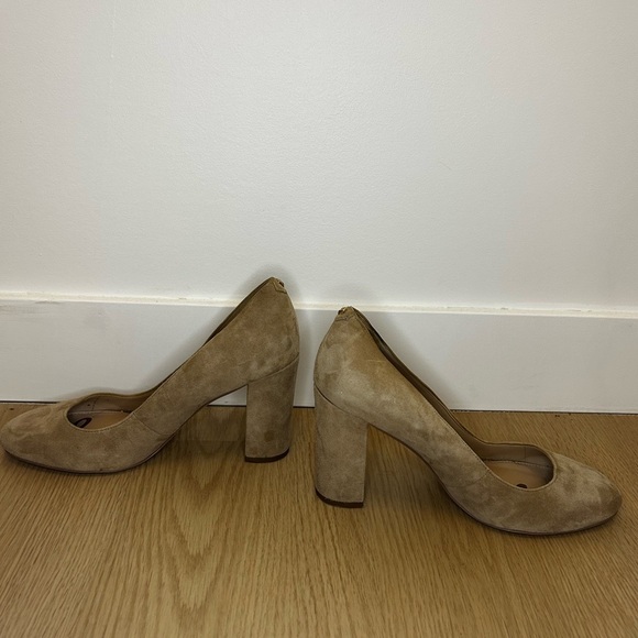 Sam Edelman Tan Heels with Sleek Design - Picture 3 of 5